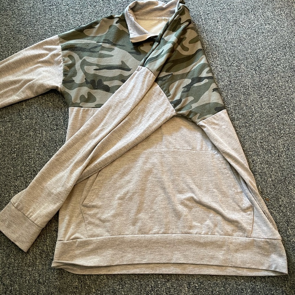Camo sweatshirt